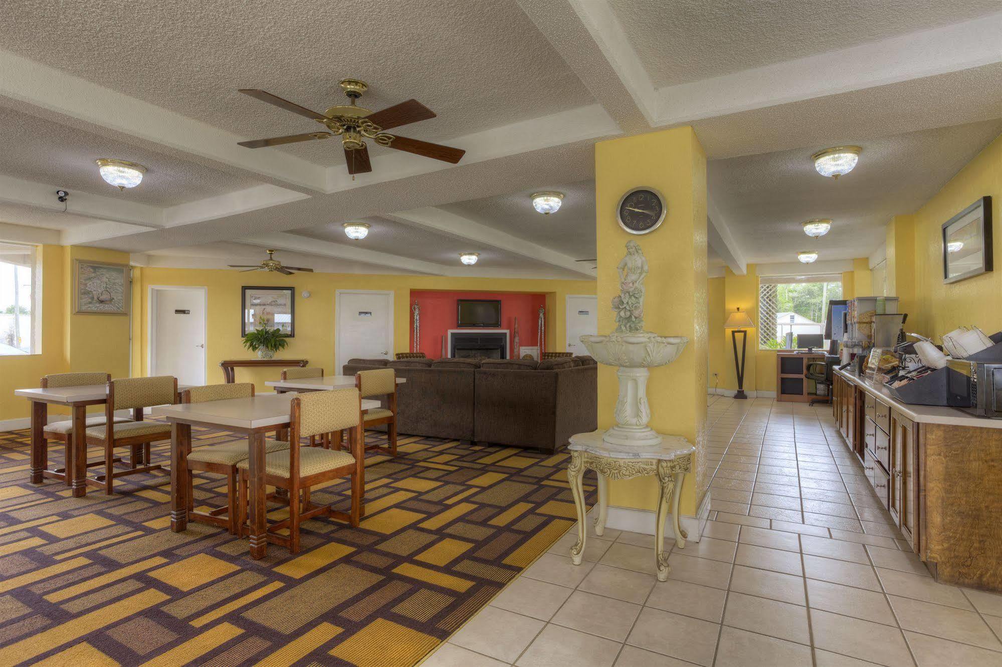 Econo Lodge Byron Exterior foto